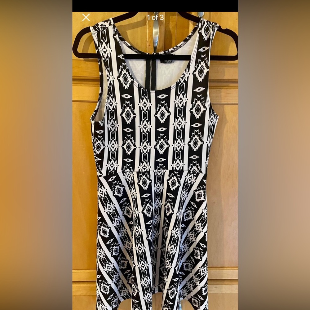 Rue21 Black/White Aztec Print Dress Size M